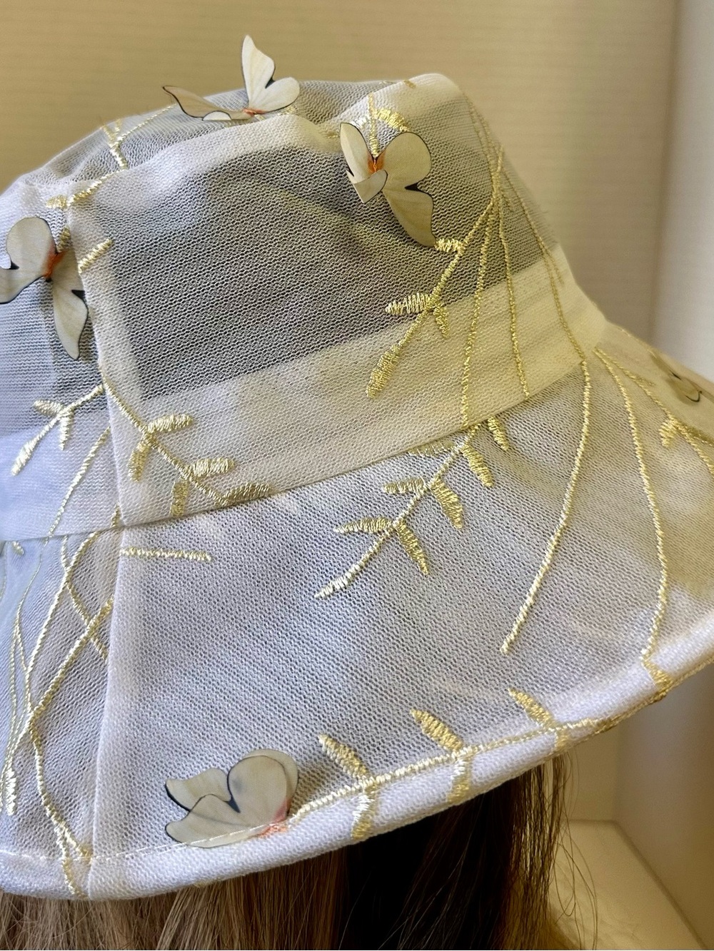 Women’s White Bucket Hat with 3D butterfly and Embroidery branch guides - Picture 8 of 9